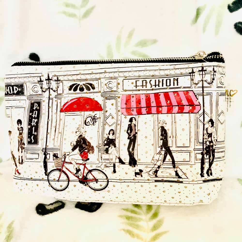 💄💋Paris Fashion Silver Sparkling Makeup Bag 💋💄